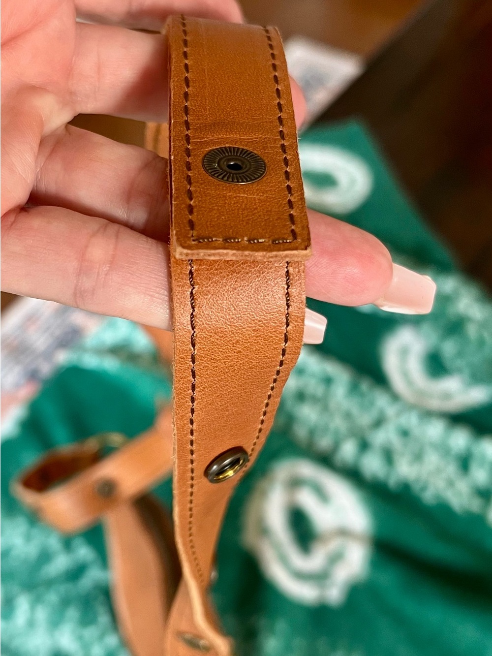 Lyons Leather Co. Vintage Honey Leather Bee Crossbody Bag - Picture 12 of 12